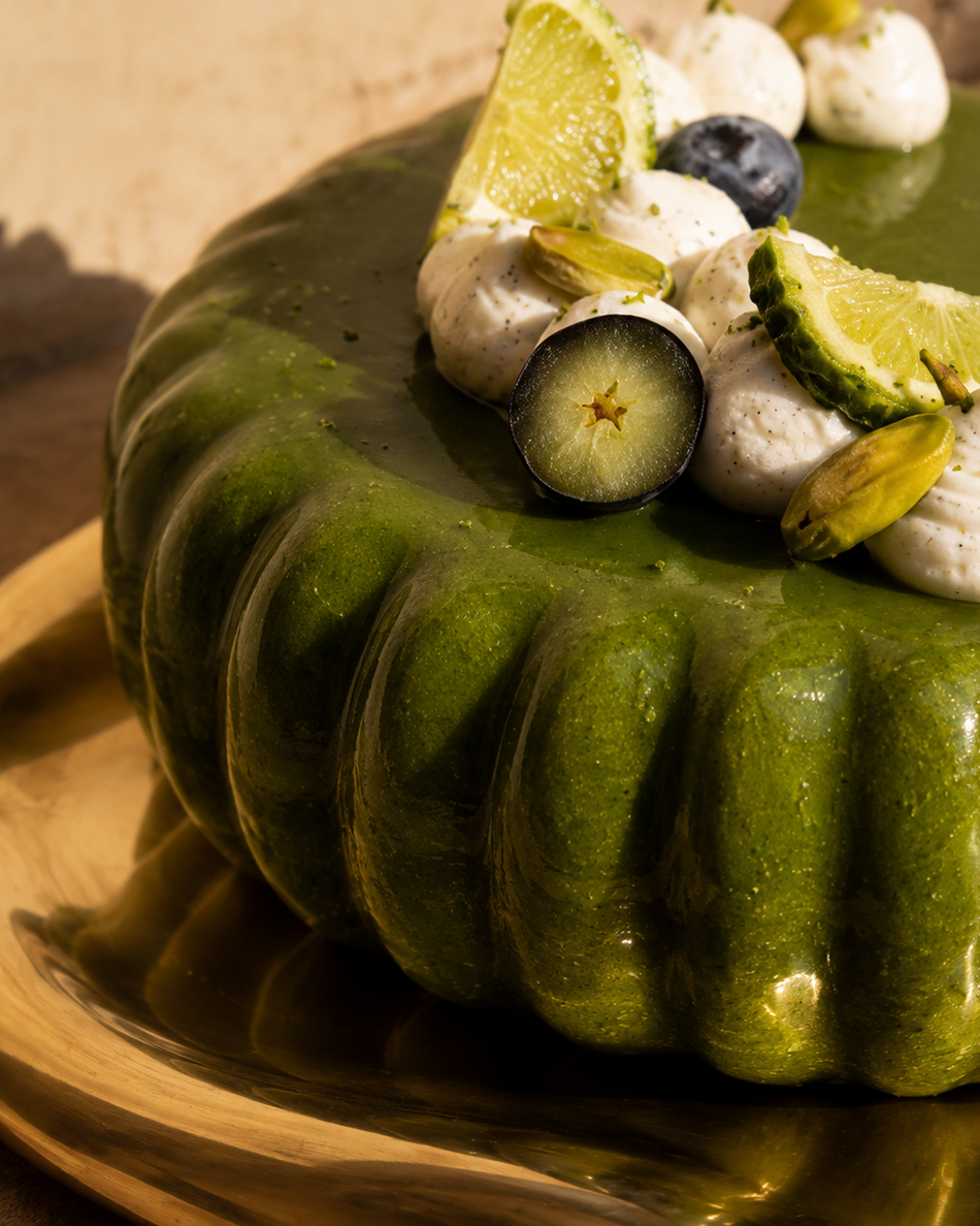 Kaffir Lime, Pista & Blueberry cake texture