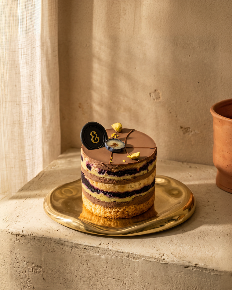 Mini Pista Kunafa & Mix Berry cake